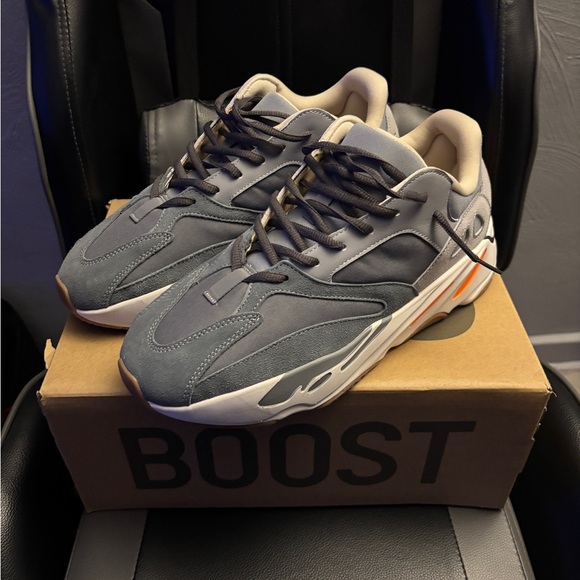 Adidas Yeezy Boost 700 ‘Magnet’ - Picture 3 of 8